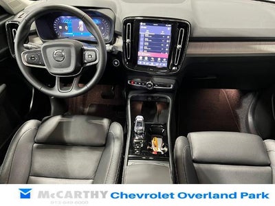 2025 Volvo XC40 Plus Bright Theme
