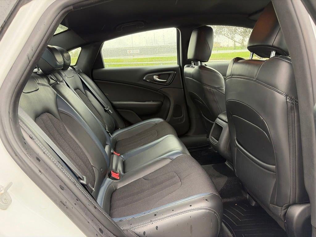 2016 Chrysler 200 S