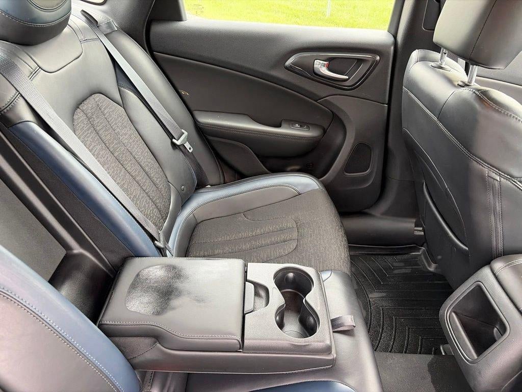 2016 Chrysler 200 S