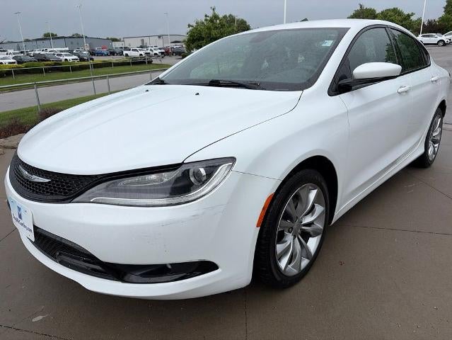 2016 Chrysler 200 S