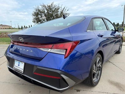 2024 Hyundai ELANTRA SEL