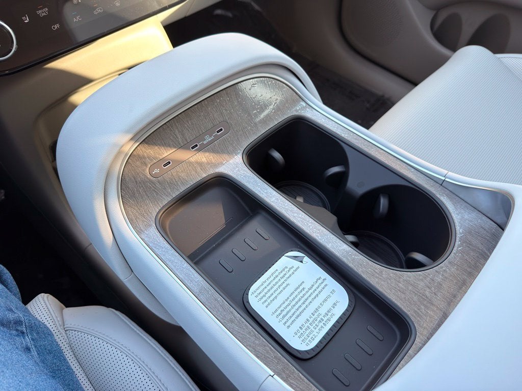 2027 Hyundai PALISADE HYBRID SEL 7 Passenger