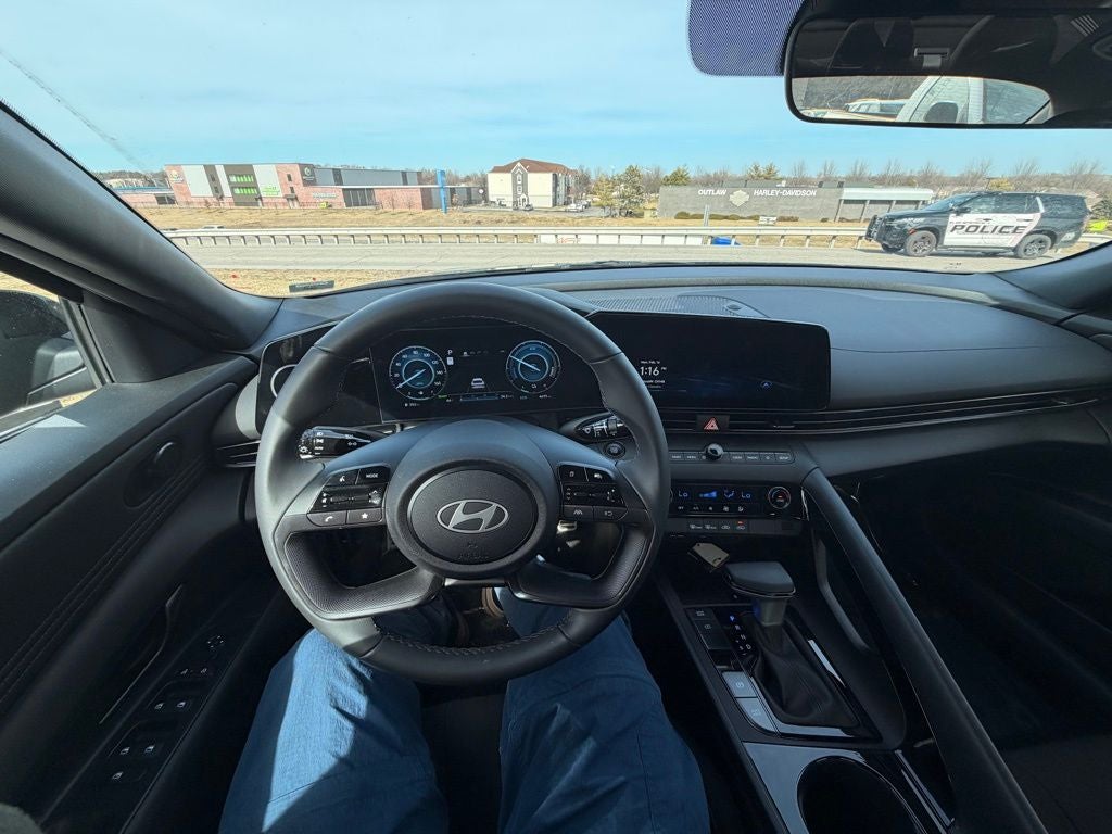 2025 Hyundai Elantra Blue - Photo 12