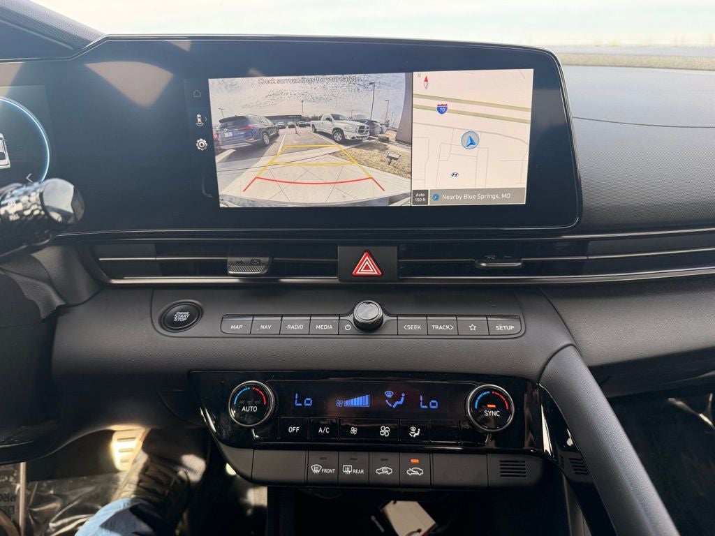 2025 Hyundai Elantra Blue - Photo 19