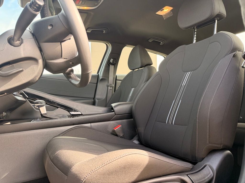 2025 Hyundai Elantra Blue - Photo 25