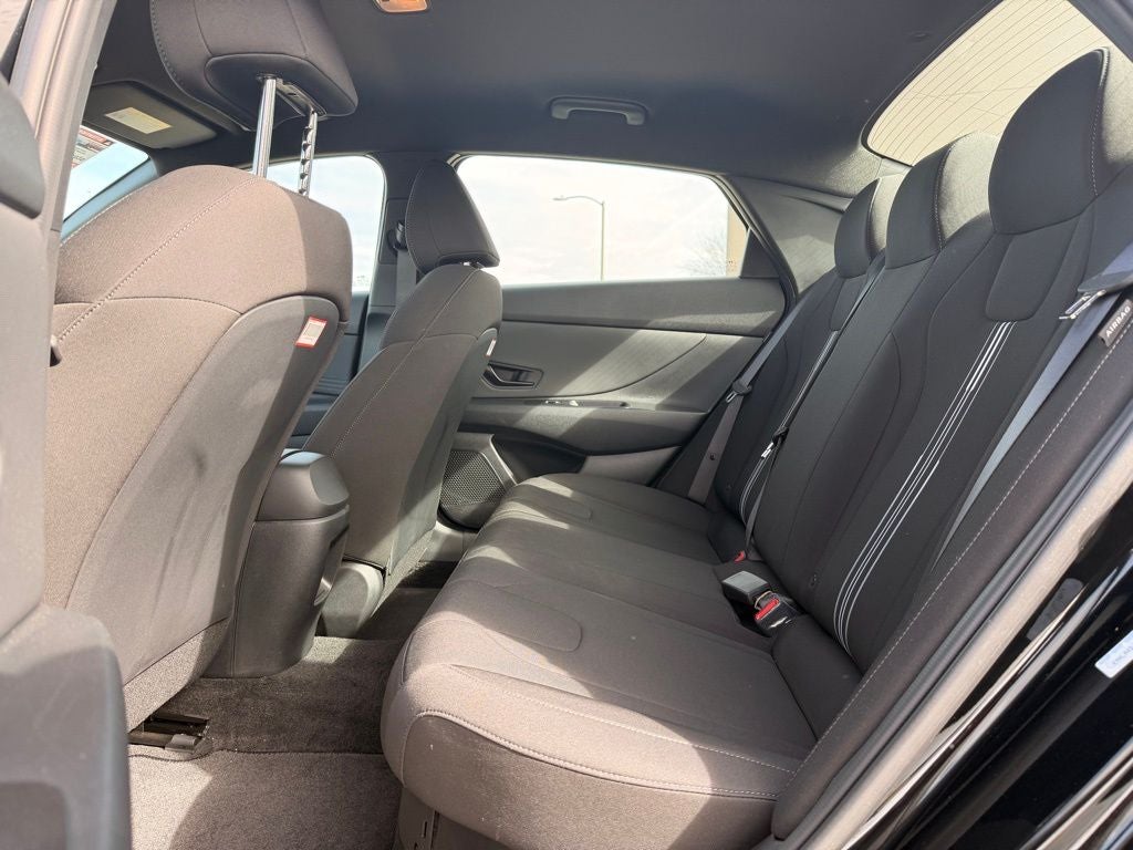 2025 Hyundai Elantra Blue - Photo 27