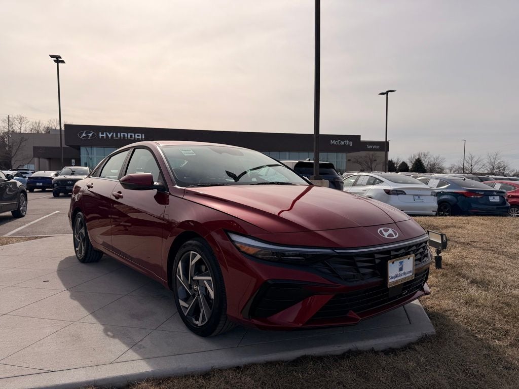 2025 Hyundai ELANTRA Limited