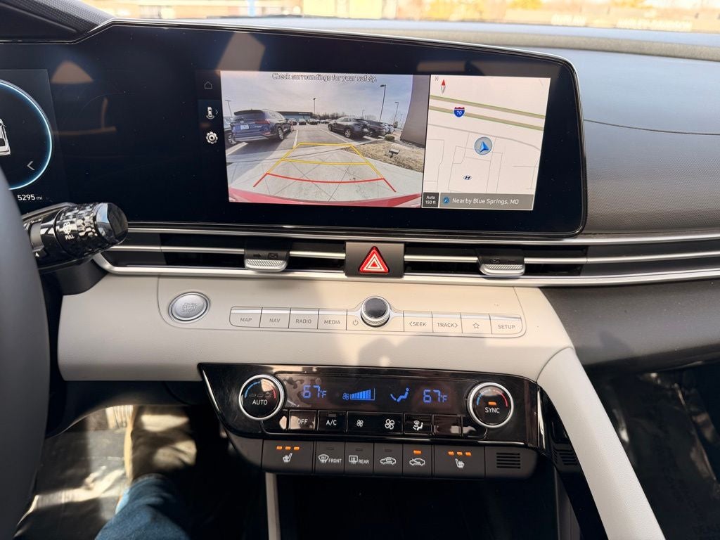 2025 Hyundai ELANTRA Limited