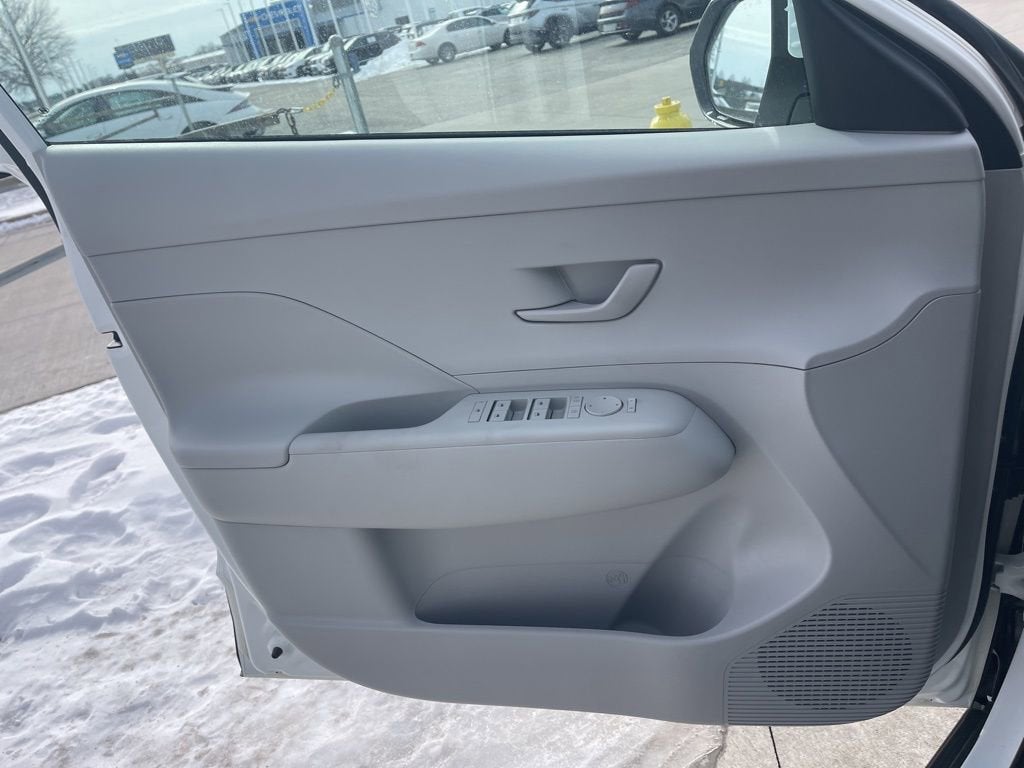 2026 Hyundai KONA SE