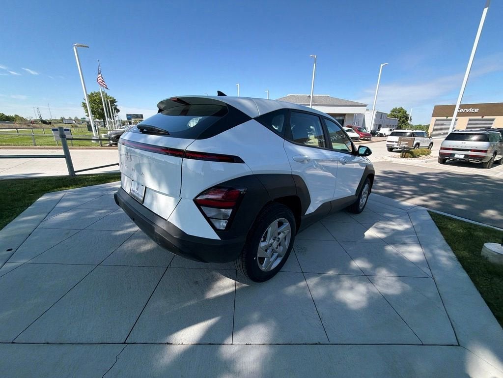 2026 Hyundai KONA SE