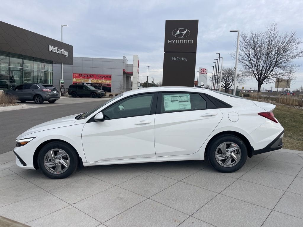 2026 Hyundai ELANTRA SE