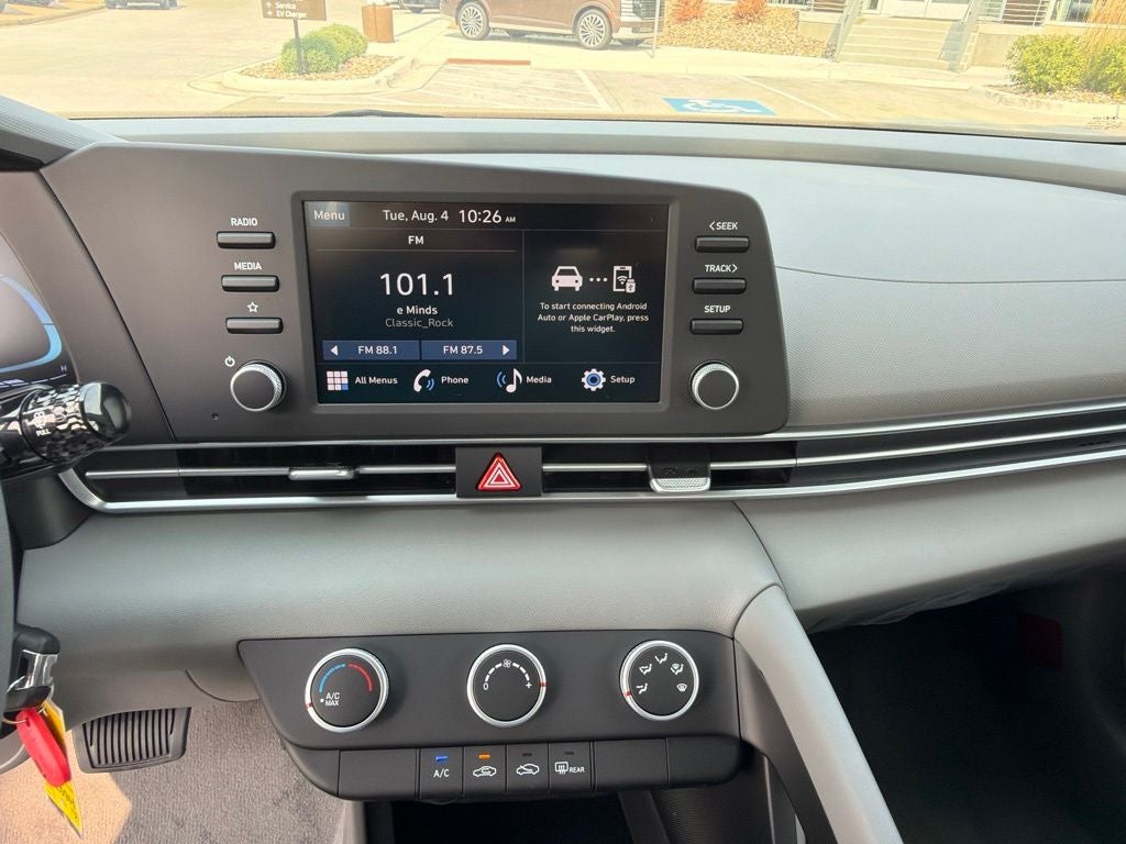 2026 Hyundai ELANTRA SE