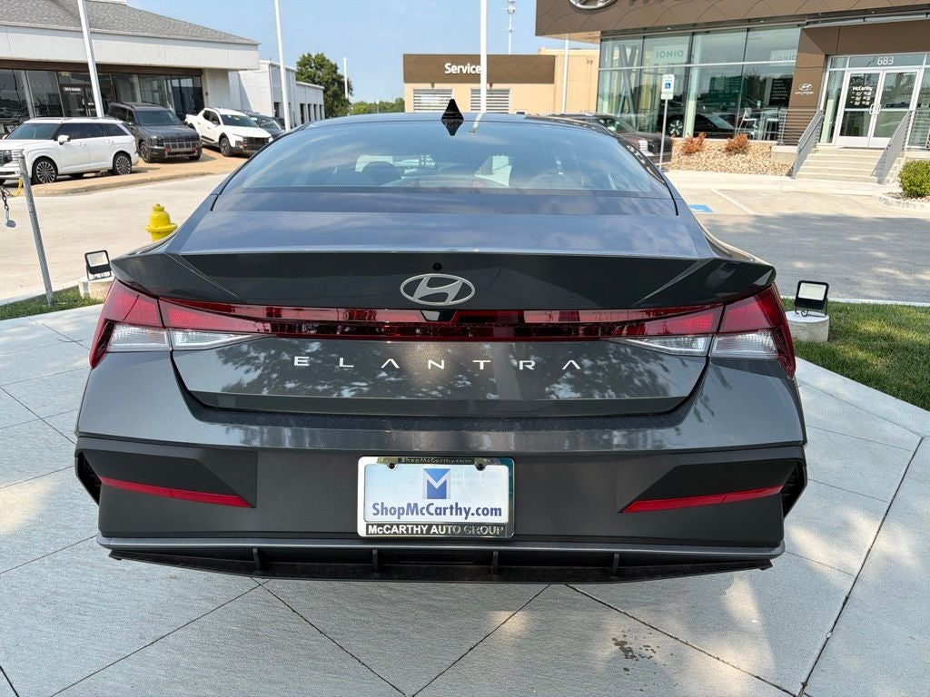 2026 Hyundai ELANTRA SE