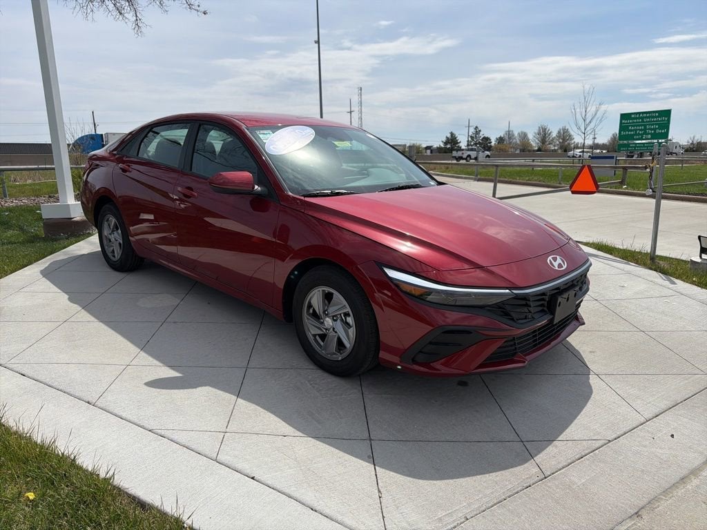 2026 Hyundai ELANTRA SE