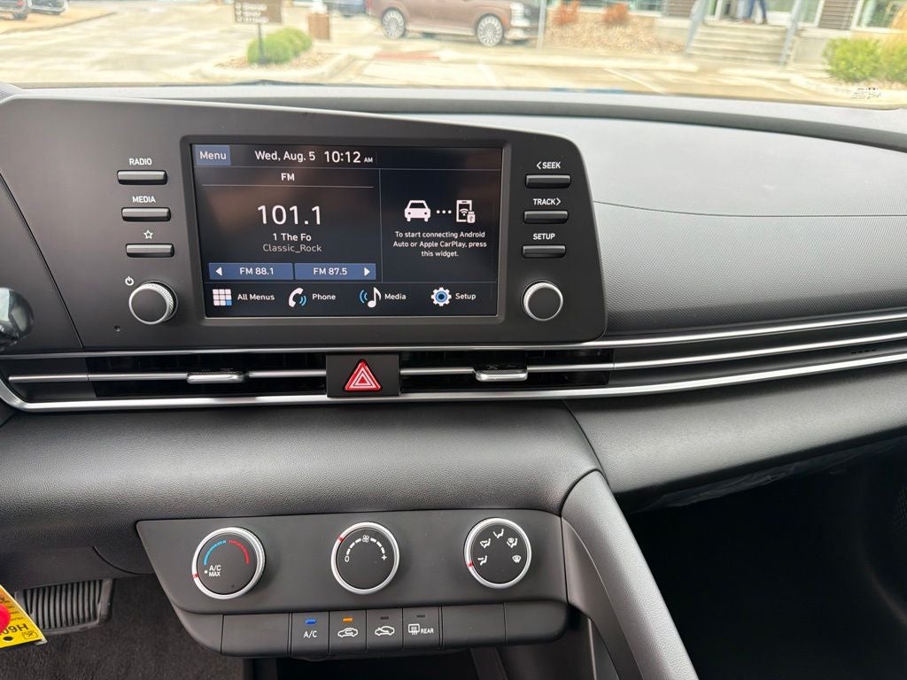 2026 Hyundai ELANTRA SE