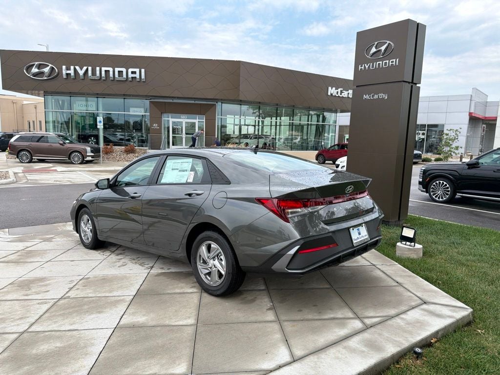 2026 Hyundai ELANTRA SE