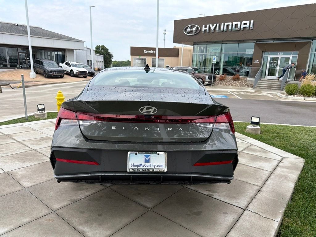 2026 Hyundai ELANTRA SE