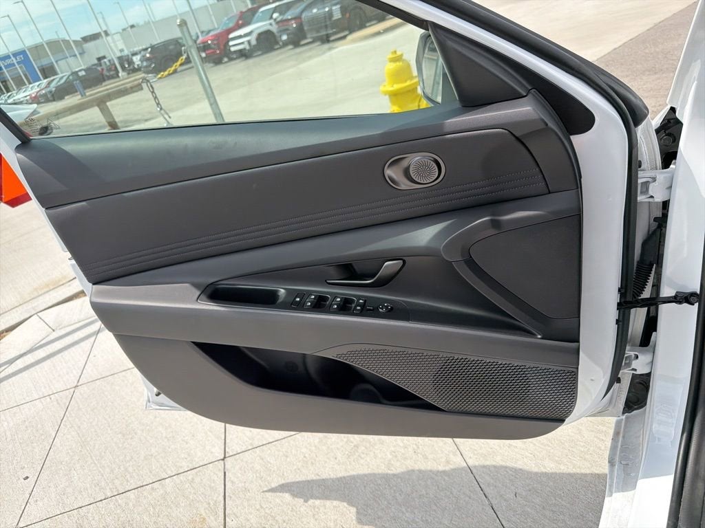 2025 Hyundai ELANTRA HYBRID SEL Sport