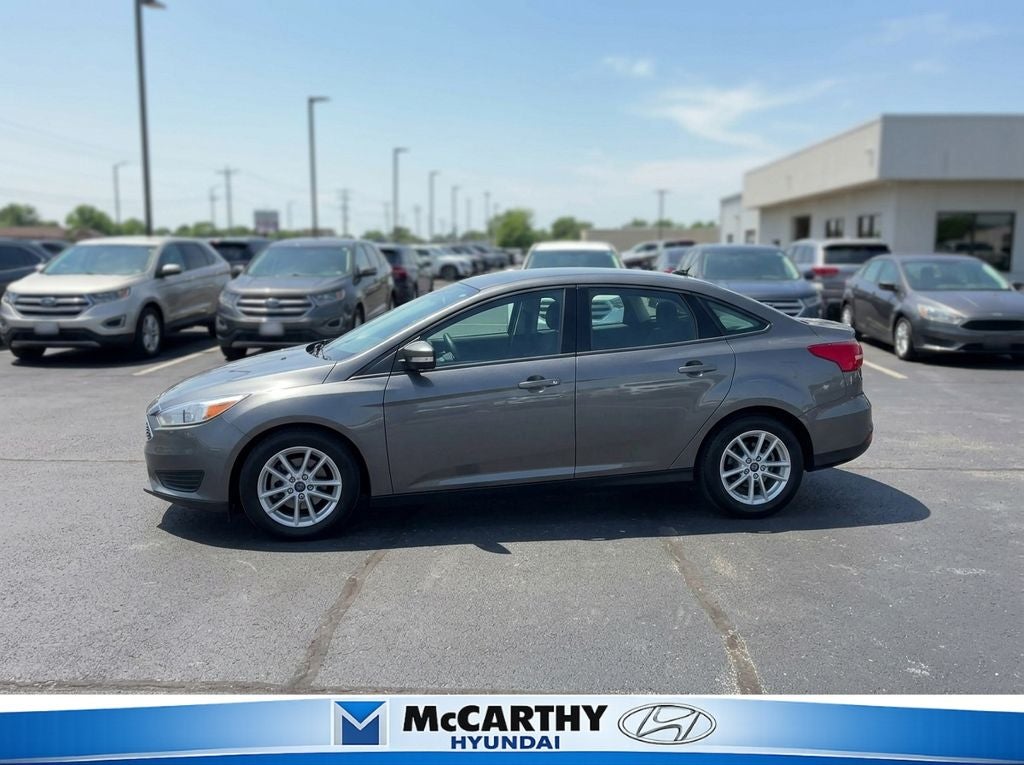 2018 Ford Focus Sedan SE's photo