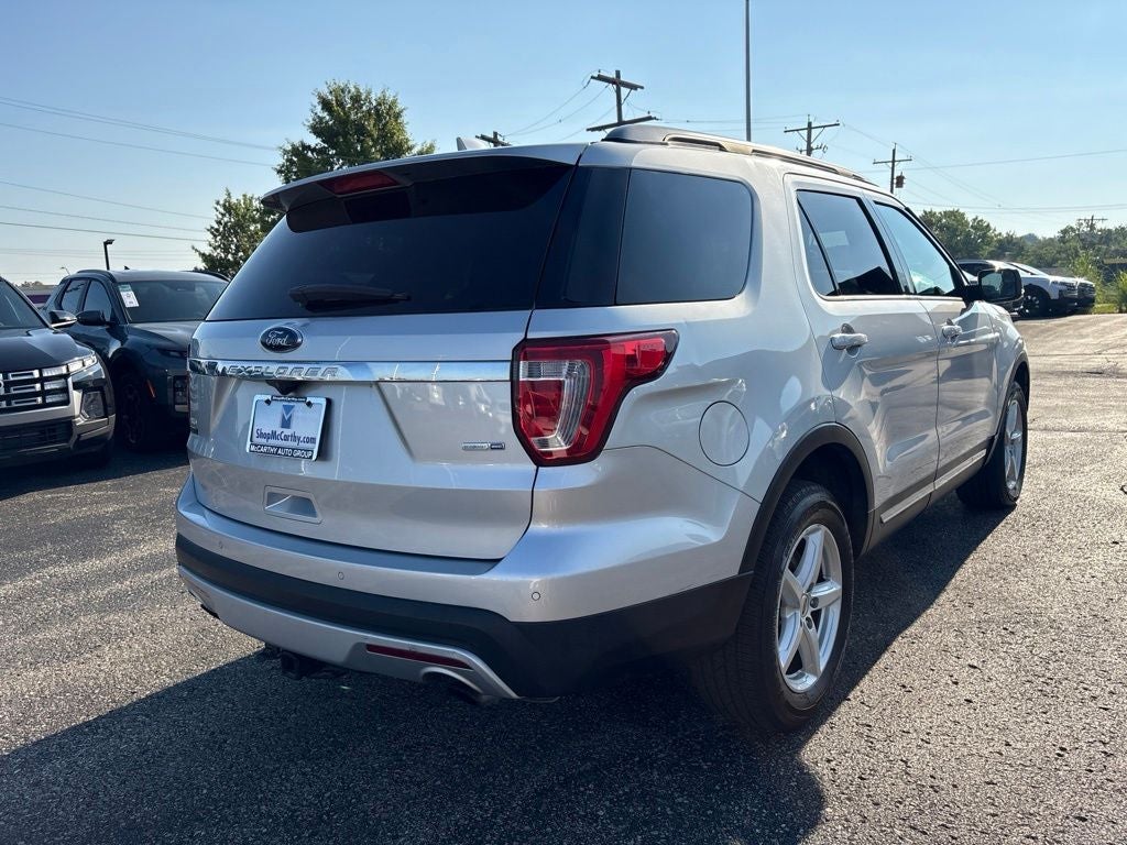 2017 Ford Explorer XLT - Photo 11