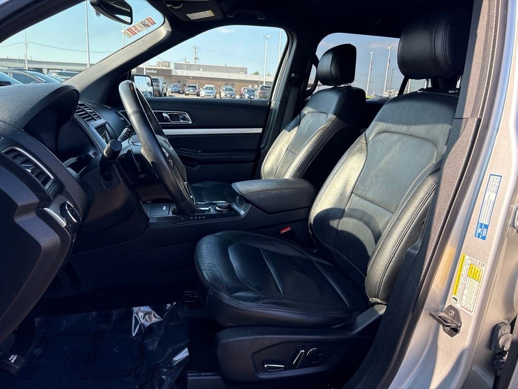 2017 Ford Explorer XLT - Photo 16