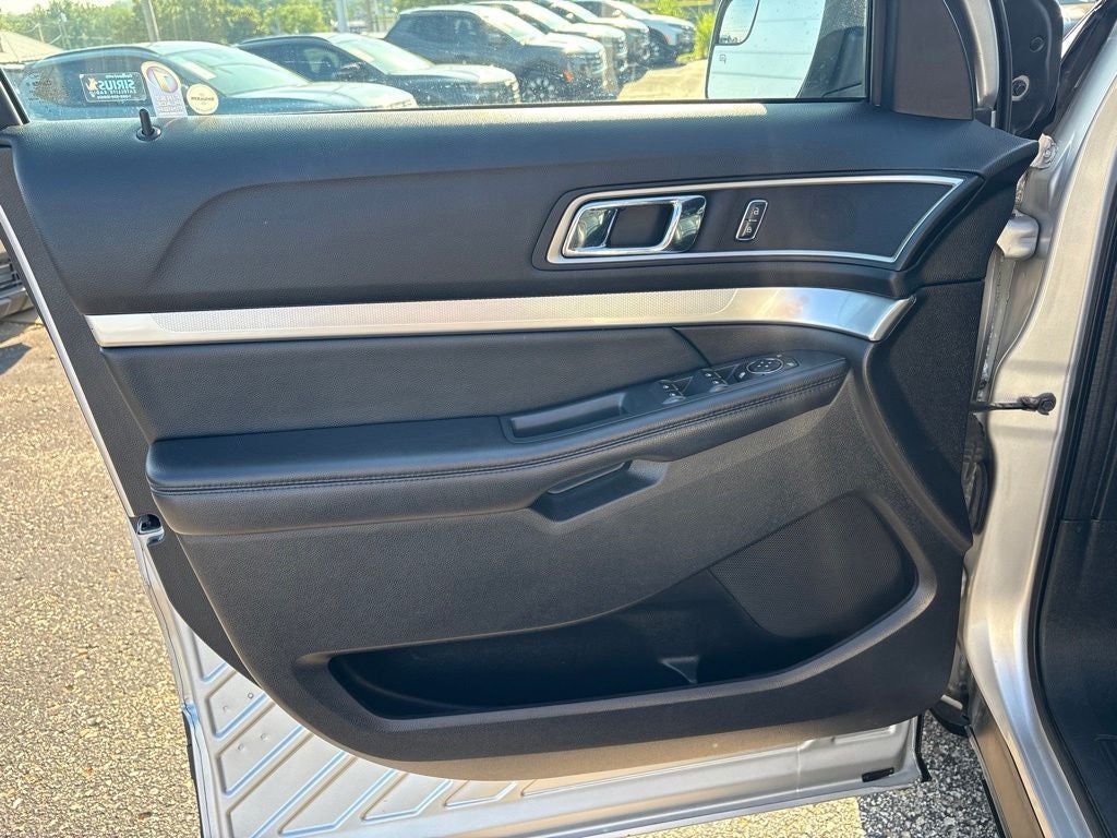 2017 Ford Explorer XLT - Photo 18