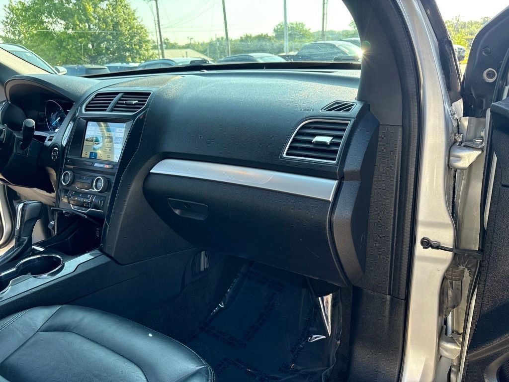 2017 Ford Explorer XLT - Photo 35