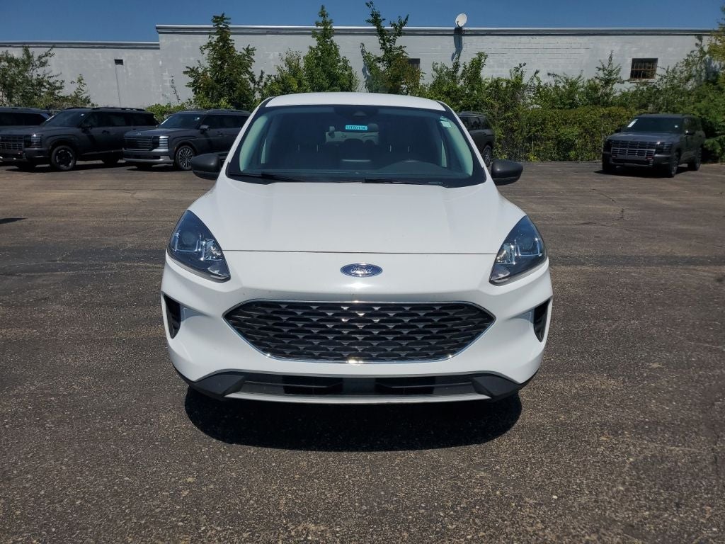 Used 2022 Ford Escape SE with VIN 1FMCU9BZ4NUB47242 for sale in Kansas City
