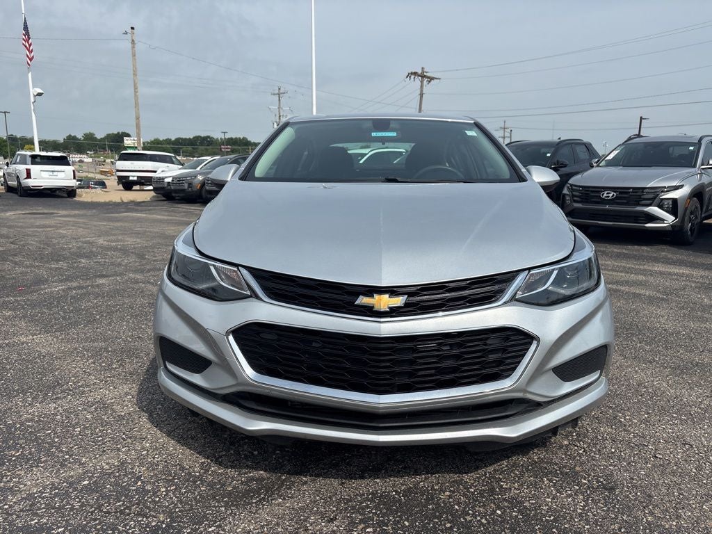 Used 2017 Chevrolet Cruze LT with VIN 1G1BE5SM1H7236921 for sale in Kansas City