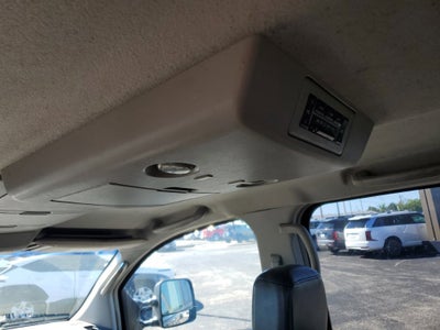 2004 Nissan Titan LE