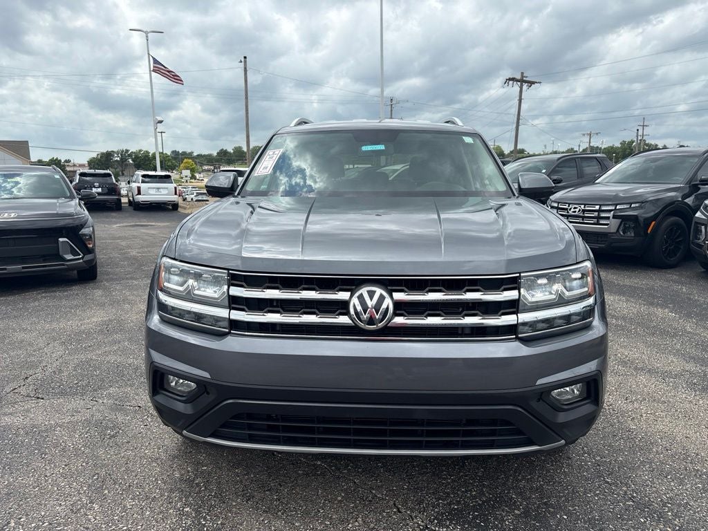 Used 2019 Volkswagen Atlas SE with VIN 1V2DR2CA2KC548539 for sale in Kansas City