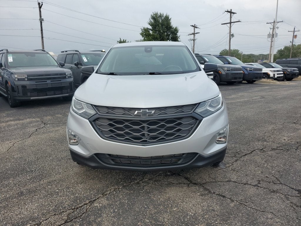 Used 2020 Chevrolet Equinox LT with VIN 2GNAXLEX2L6122336 for sale in Kansas City