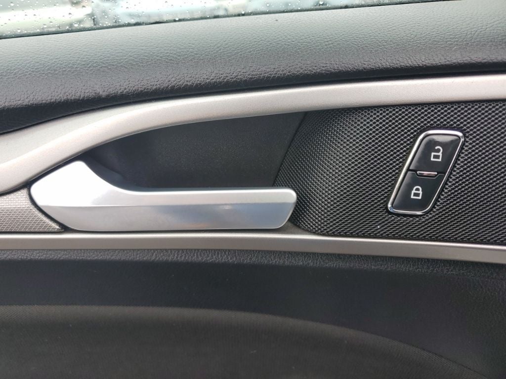 2019 Ford Fusion Hybrid SE - Photo 17