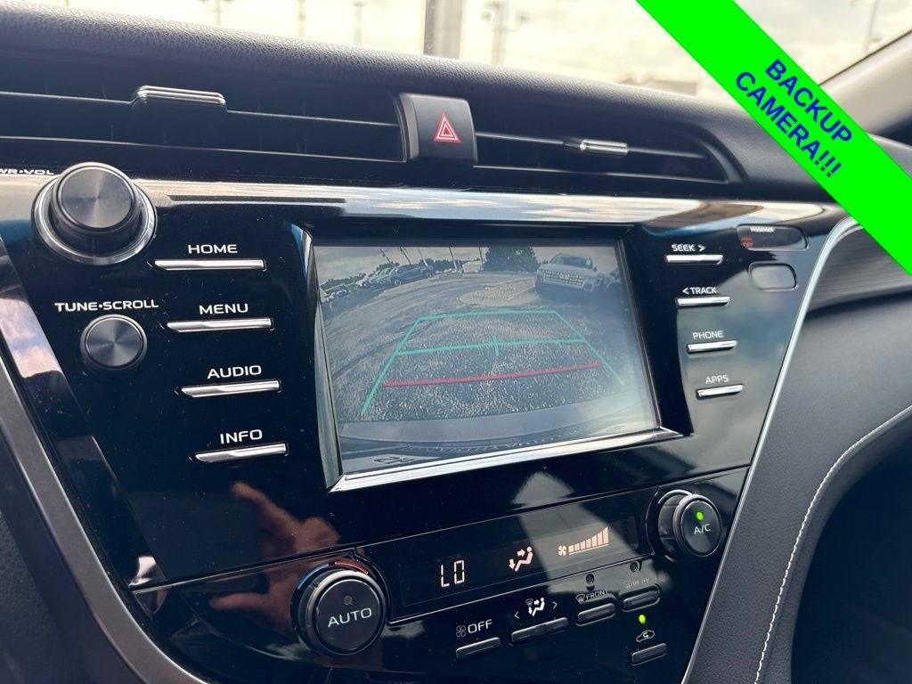 Used 2018 Toyota Camry SE with VIN 4T1B11HK1JU104861 for sale in Kansas City