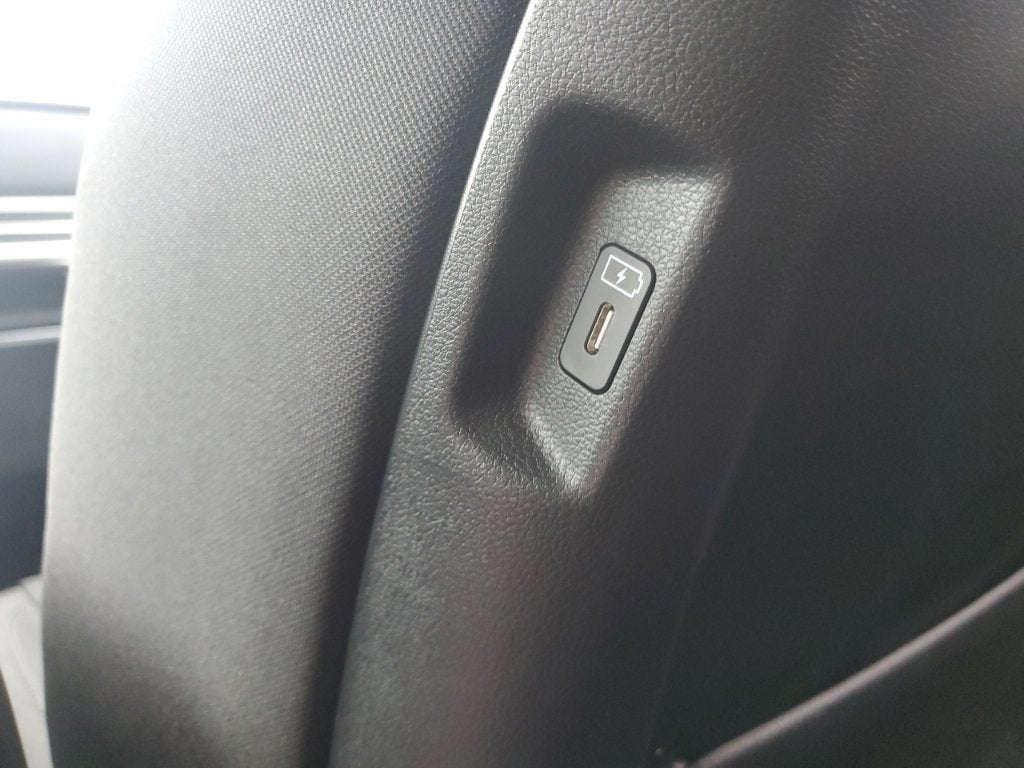2027 Hyundai SANTA FE HYBRID SE