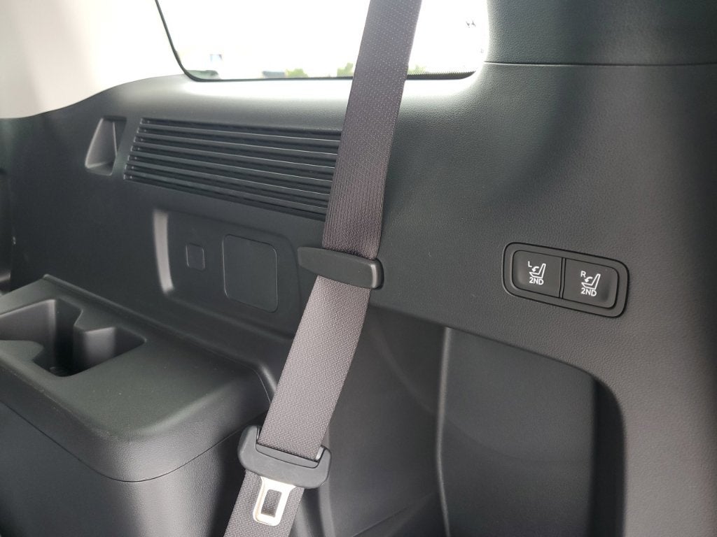 2027 Hyundai SANTA FE HYBRID SE