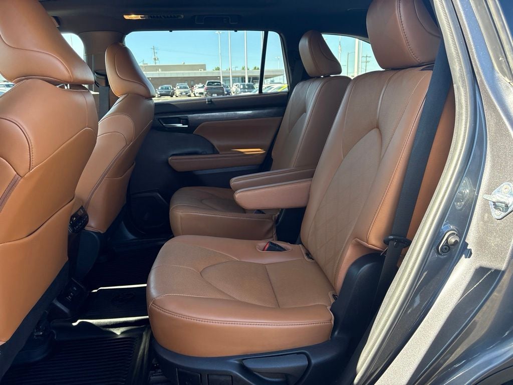 2021 Toyota Highlander Platinum