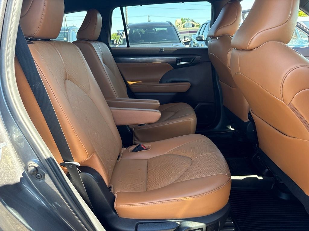 2021 Toyota Highlander Platinum