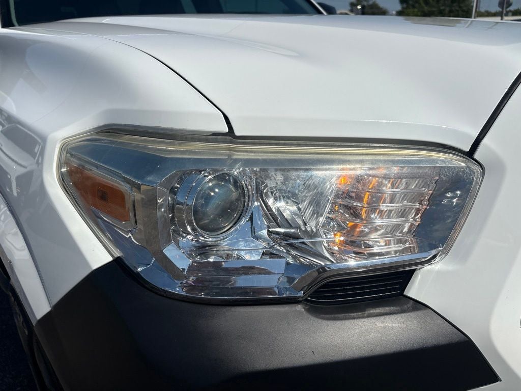 2016 Toyota Tacoma SR