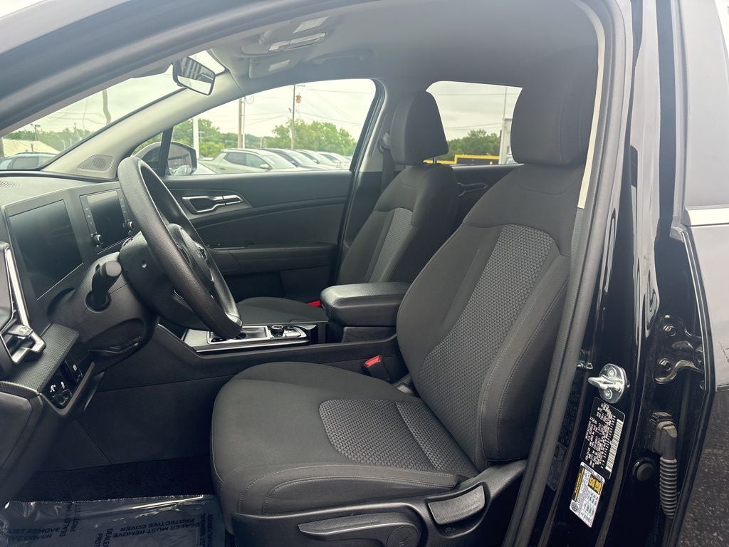 2025 Kia Sportage LX - Photo 12
