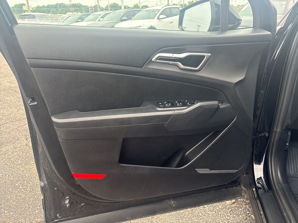 2025 Kia Sportage LX - Photo 14
