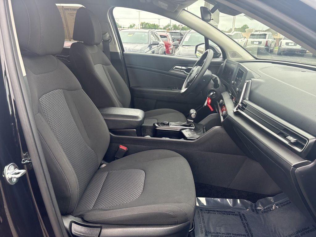 2025 Kia Sportage LX - Photo 30