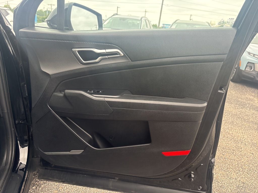 2025 Kia Sportage LX - Photo 32