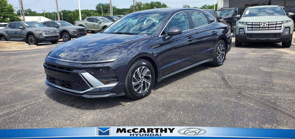 2026 Hyundai Sonata Blue's photo