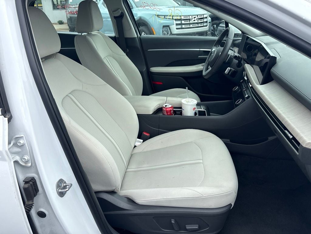 2025 Hyundai SONATA HYBRID SEL