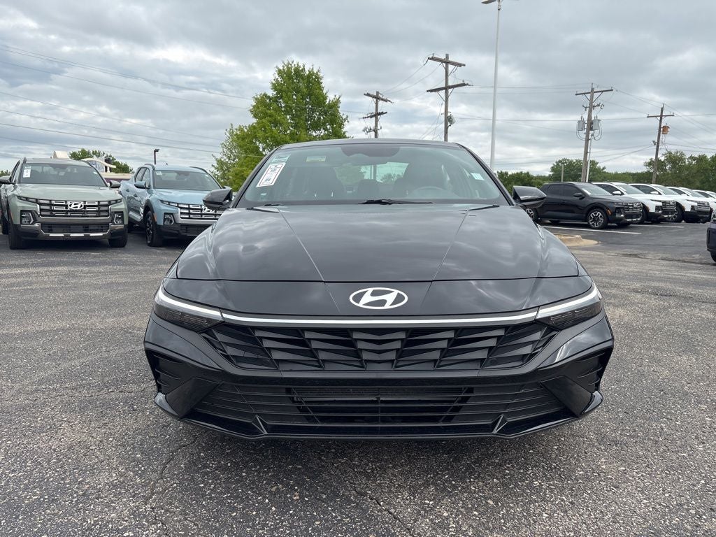 Used 2025 Hyundai Elantra SEL with VIN KMHLM4DG6SU923395 for sale in Kansas City