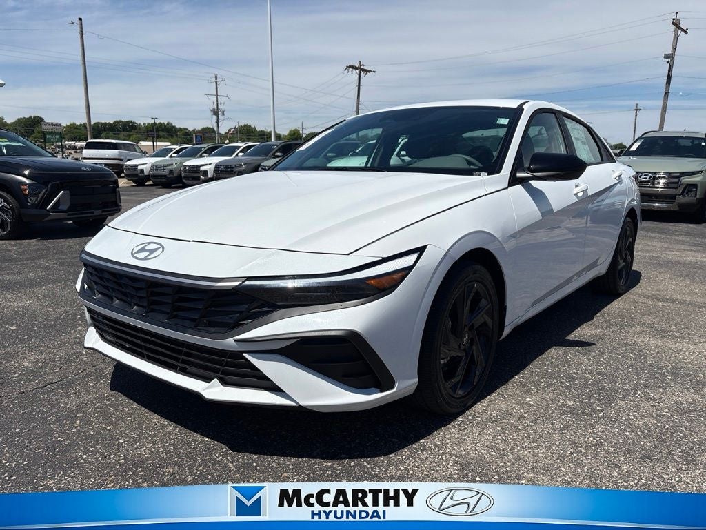 2026 Hyundai Elantra 1.6 HEV Blue's photo