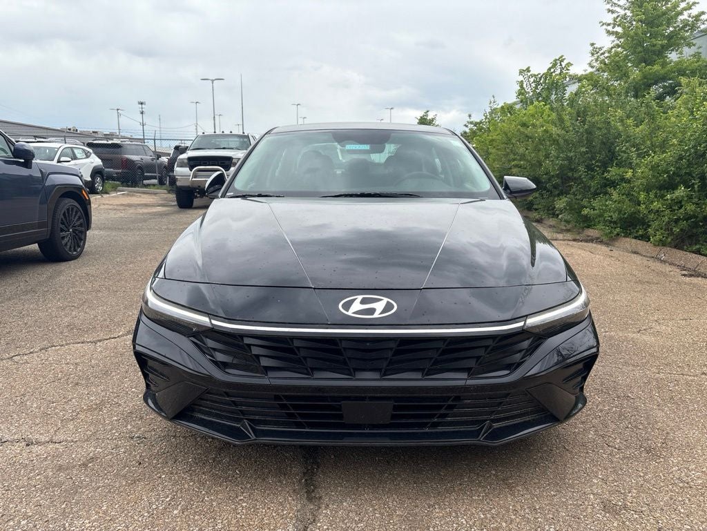 Certified 2025 Hyundai Elantra SEL with VIN KMHLS4DG2SU043140 for sale in Kansas City