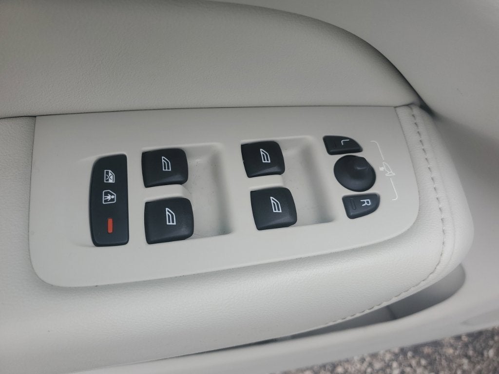 2023 Volvo XC60 Plus - Photo 18