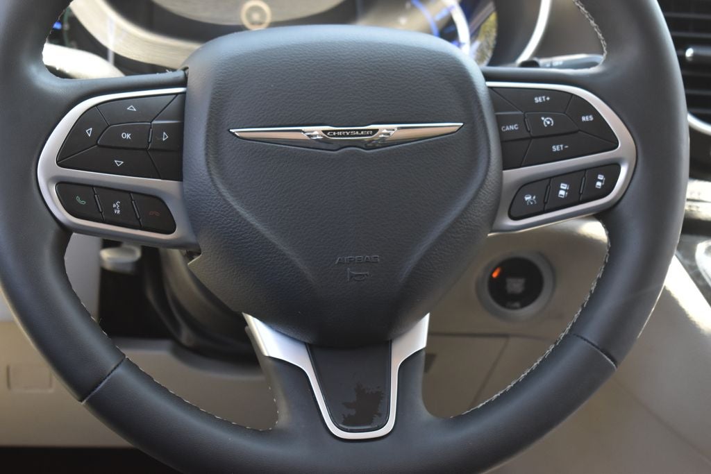 2024 Chrysler Pacifica Hybrid Select